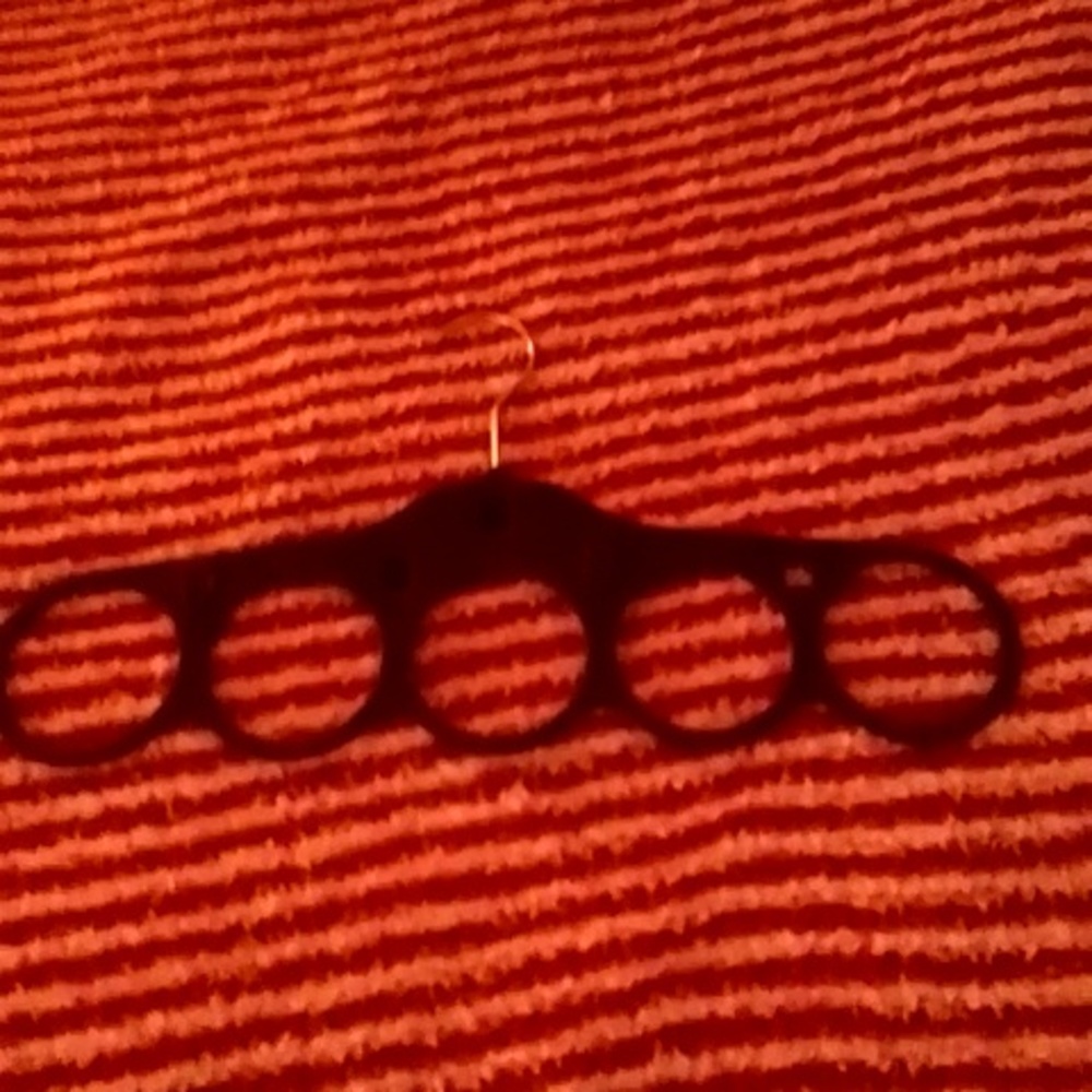 Scarf hanger